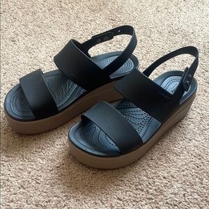 CROCS Black and Tan Comfort Sandals with Platform Sole
